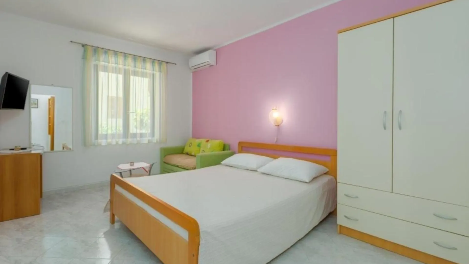 Apartment Ferienwohnung Fuer 2 Personen Ca 30 Qm In Novigrad, Istrien Istrische Riviera Karpinjan